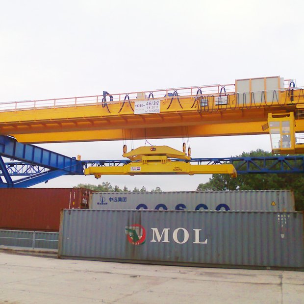 GH France has chosen MOVIT by MOBILIS for its cranes in a harbour area